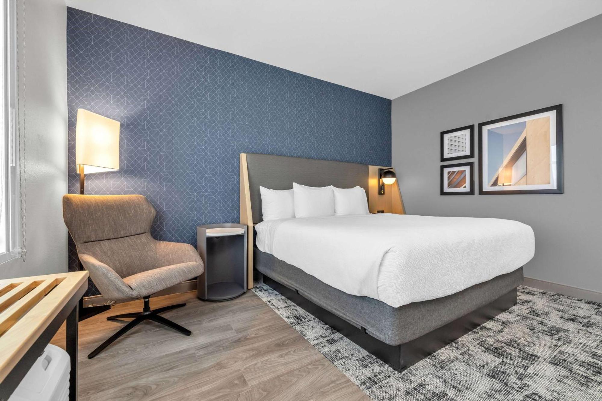 La Quinta Inn & Suites By Wyndham San Jose Airport-Downtown Exterior foto